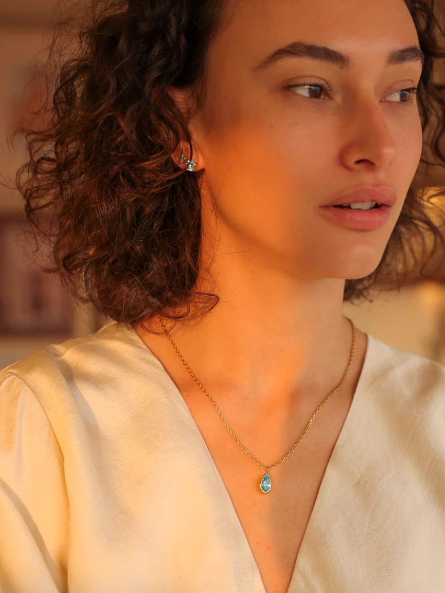 Crystal Delight Light Blue Stub-Ohrringe - Image 10