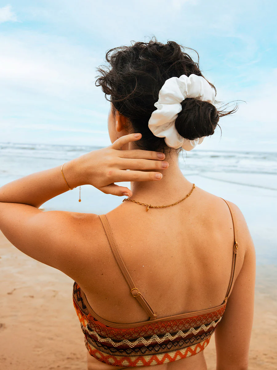 Fluffy Touch Pure Silk Scrunchie White - Image 2