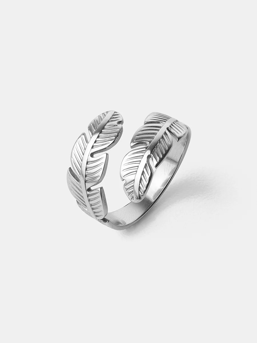 Leafy Elegance Ring - Image 4