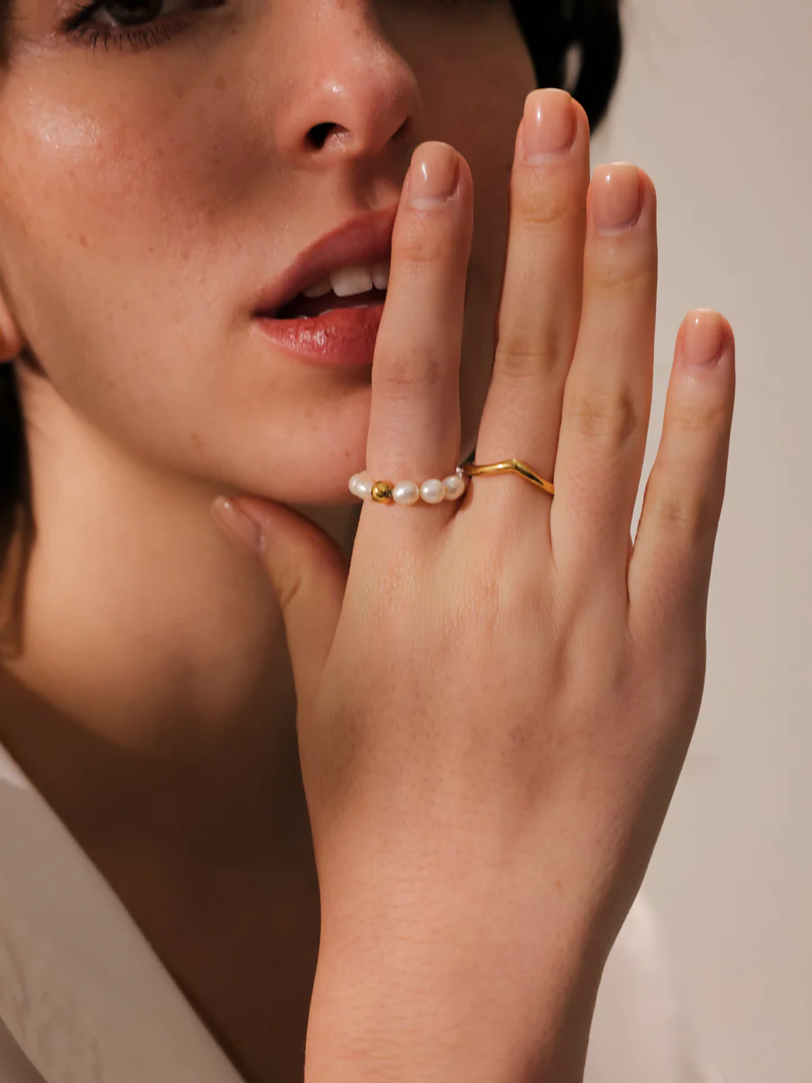 Minimal Beauty Ring - Image 6