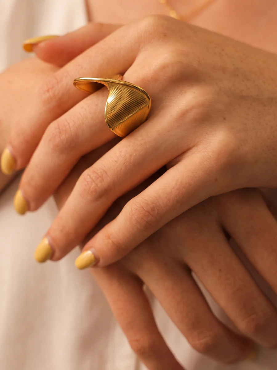 Twisted Beauty Ring - Image 2