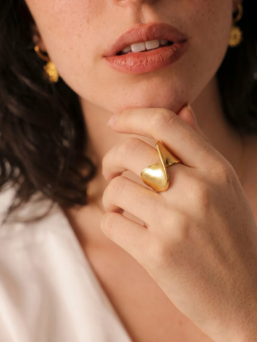 Twisted Beauty Ring - Image 3